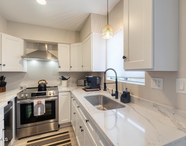 4610 N 68th Street - Photo Thumbnail 4