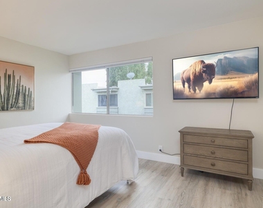 4610 N 68th Street - Photo Thumbnail 6