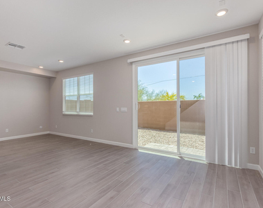 5835 E Rose Garden Lane - Photo Thumbnail 9