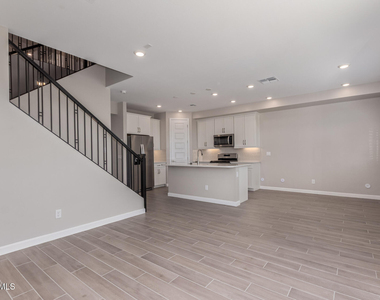 5835 E Rose Garden Lane - Photo Thumbnail 8