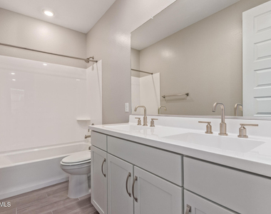 5835 E Rose Garden Lane - Photo Thumbnail 24