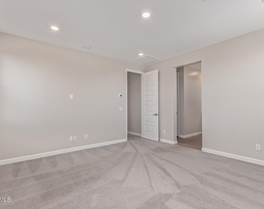5835 E Rose Garden Lane - Photo Thumbnail 16