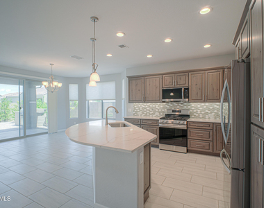 5656 W Posse Drive - Photo Thumbnail 7