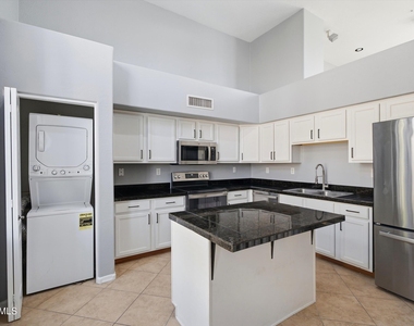 724 S Beck Avenue - Photo Thumbnail 4