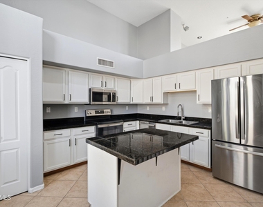 724 S Beck Avenue - Photo Thumbnail 3