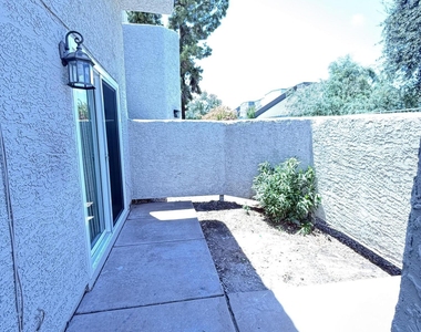 850 S River Drive - Photo Thumbnail 1