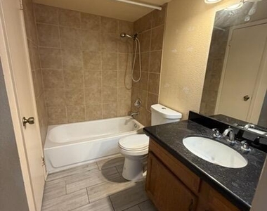 850 S River Drive - Photo Thumbnail 6