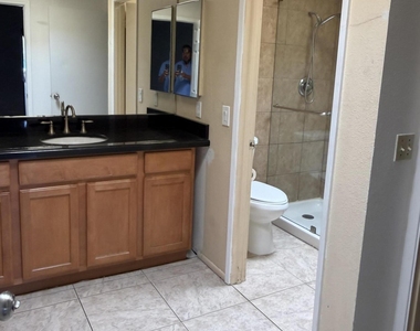850 S River Drive - Photo Thumbnail 14