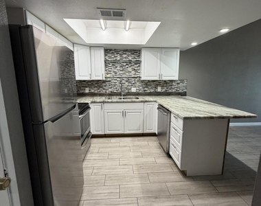 850 S River Drive - Photo Thumbnail 4