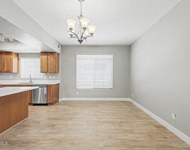 900 S 94th Street - Photo Thumbnail 7