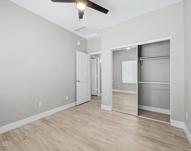 900 S 94th Street - Photo Thumbnail 23