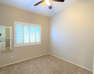 40827 N Hearst Drive - Photo Thumbnail 10