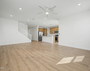2285 S Swan Court - Photo Thumbnail 3