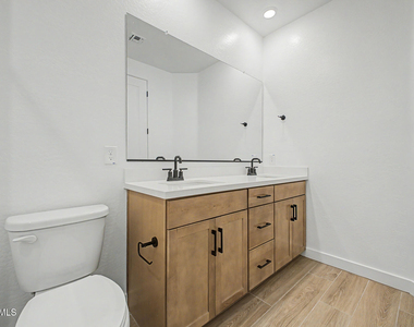 2285 S Swan Court - Photo Thumbnail 18