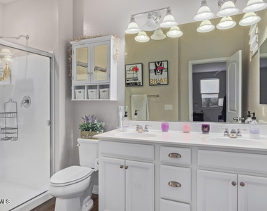 16611 W Sierra Street - Photo Thumbnail 6