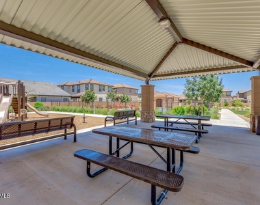 16611 W Sierra Street - Photo Thumbnail 32
