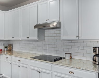 16611 W Sierra Street - Photo Thumbnail 17