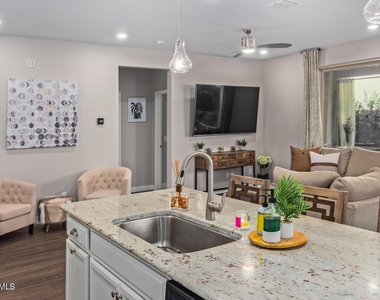 16611 W Sierra Street - Photo Thumbnail 14