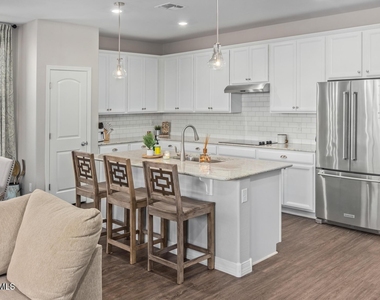 16611 W Sierra Street - Photo Thumbnail 3