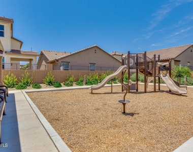 16611 W Sierra Street - Photo Thumbnail 10