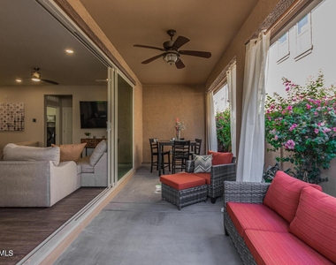 16611 W Sierra Street - Photo Thumbnail 8
