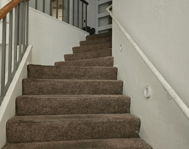 314 N Cobblestone Street - Photo Thumbnail 8
