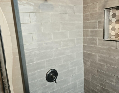 314 N Cobblestone Street - Photo Thumbnail 2
