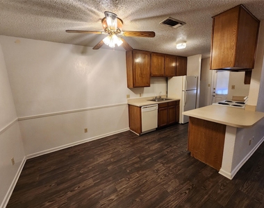 617 Race Street - Photo Thumbnail 3
