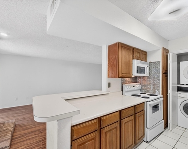 5840 Spring Valley - Photo Thumbnail 6