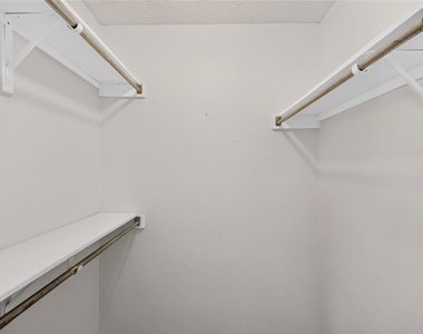 5840 Spring Valley - Photo Thumbnail 15