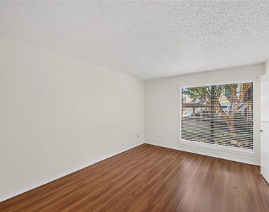5840 Spring Valley - Photo Thumbnail 12