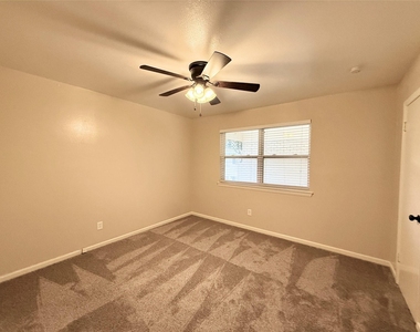 10450 E Northwest Highway - Photo Thumbnail 5