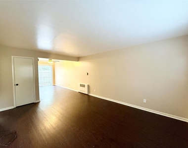 10450 E Northwest Highway - Photo Thumbnail 1