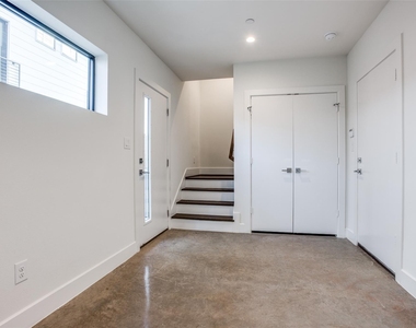 2215 Moser Avenue - Photo Thumbnail 10