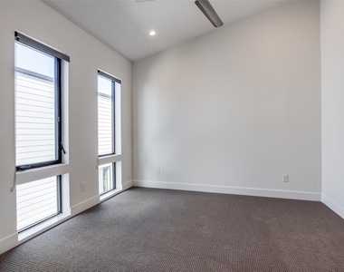 2215 Moser Avenue - Photo Thumbnail 25
