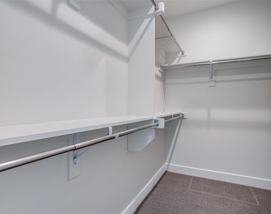 2215 Moser Avenue - Photo Thumbnail 24