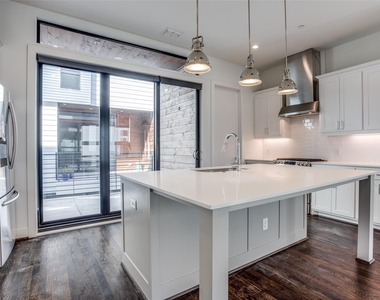 2215 Moser Avenue - Photo Thumbnail 3