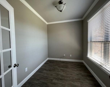 6642 Summerwood Trail - Photo Thumbnail 4