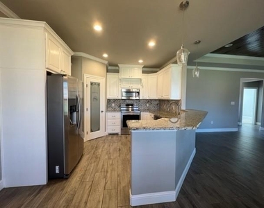 6642 Summerwood Trail - Photo Thumbnail 11