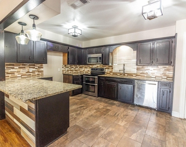115 E Allen Street - Photo Thumbnail 1