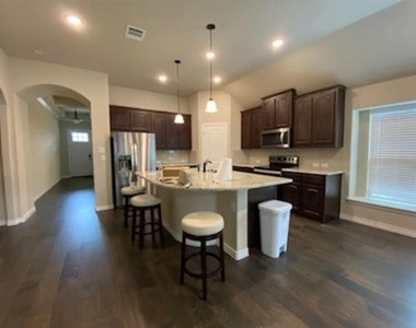 2643 Harlow Lane - Photo Thumbnail 2