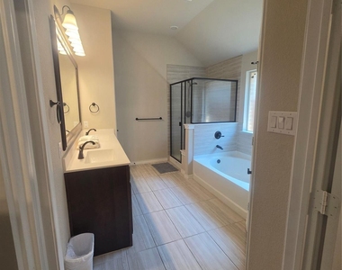 2643 Harlow Lane - Photo Thumbnail 3
