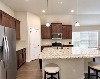 2643 Harlow Lane - Photo Thumbnail 6