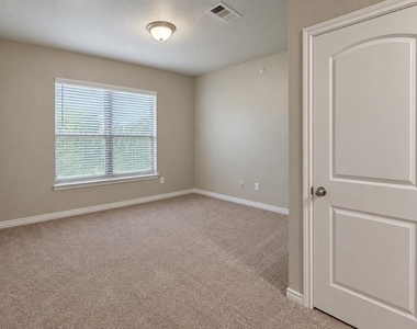 6553 Rutherford Road - Photo Thumbnail 10