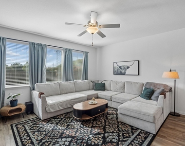4820 Parrington Drive - Photo Thumbnail 5