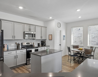 4820 Parrington Drive - Photo Thumbnail 10