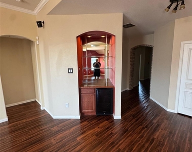 9909 Fressia Lane - Photo Thumbnail 5