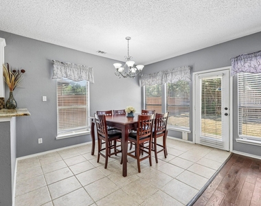1910 Bentwood Court - Photo Thumbnail 9