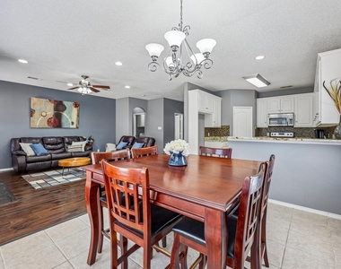 1910 Bentwood Court - Photo Thumbnail 10