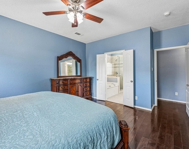 1910 Bentwood Court - Photo Thumbnail 20